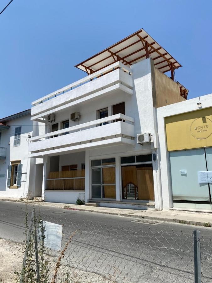 Past Or Tail Hostel Larnaca Exterior photo